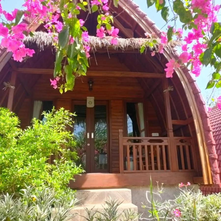 Bougainvillea Bungalow Batumadeg Exterior photo