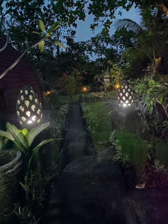 Bougainvillea Bungalow Batumadeg Exterior photo