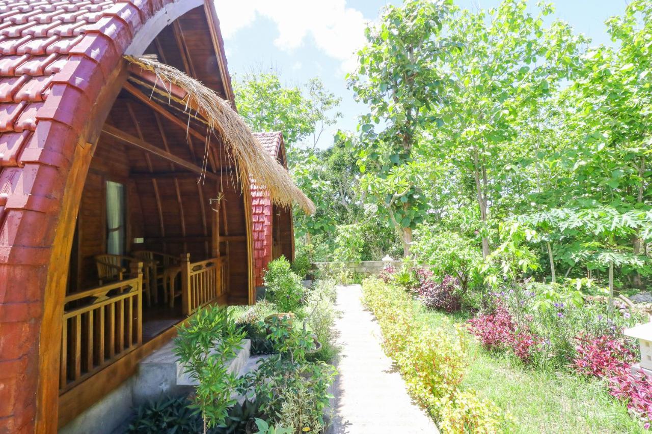 Bougainvillea Bungalow Batumadeg Exterior photo